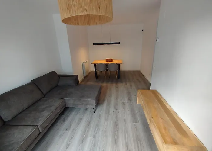 Seven House Apartment *